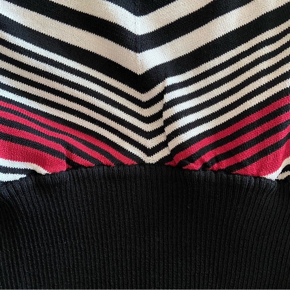 VINTAGE APART Impressions Red/Black/ White Chevron Knit Sweater - Picture 6 of 8